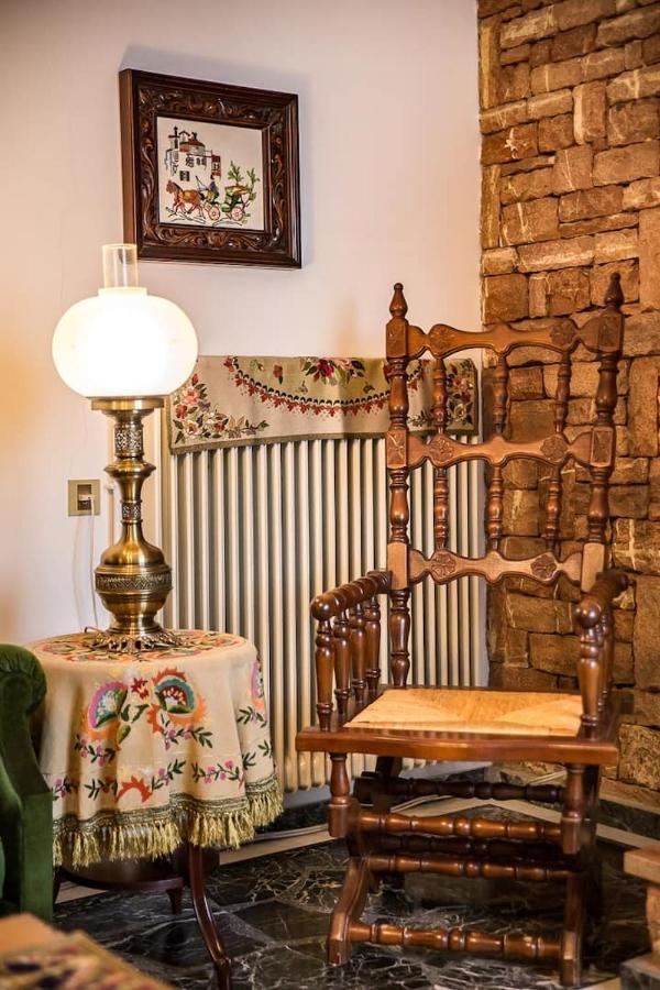 Traditional Antique Deco House كالامباكا المظهر الخارجي الصورة