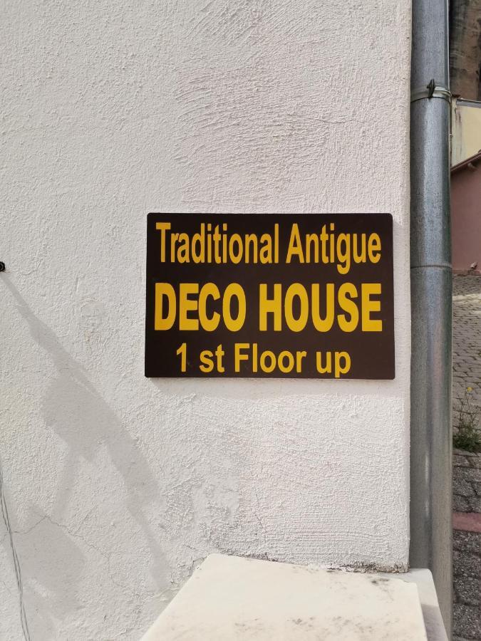 Traditional Antique Deco House كالامباكا المظهر الخارجي الصورة